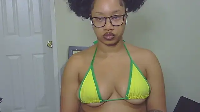 Snapshot of goddessdaisysky chatting on 10/24/25, 04:31 goddessdaisysky online show from 10/24/25, 04:31