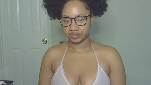 Snapshot of goddessdaisysky chatting on 10/28/25, 05:26 goddessdaisysky online show from 10/28/25, 05:26