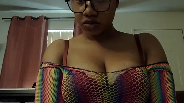 Snapshot of goddessdaisysky chatting on 11/06/25, 09:15 goddessdaisysky online show from 11/06/25, 09:15