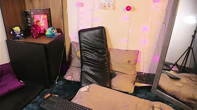  lucy white  online show from 01/22/25, 03:41