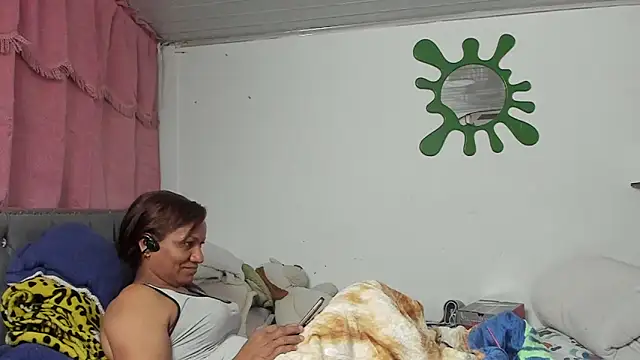 Laflaka22 online show from 10/29/25, 02:14