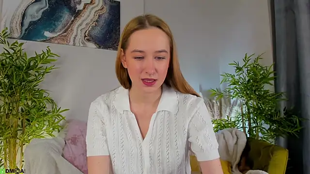 Snapshot of Sweett_Monica chatting on 11/06/25, 01:06 Sweett Monica online show from 11/06/25, 01:06