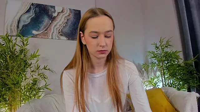 Snapshot of Sweett_Monica chatting on 11/15/25, 01:14 Sweett Monica online show from 11/15/25, 01:14