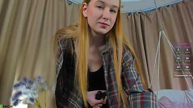 Snapshot of Sweett_Monica chatting on 03/07/26, 12:51 Sweett Monica online show from 03/07/26, 12:51