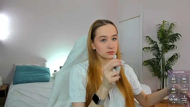 Snapshot of Sweett_Monica chatting on 03/25/26, 12:49 Sweett Monica online show from 03/25/26, 12:49