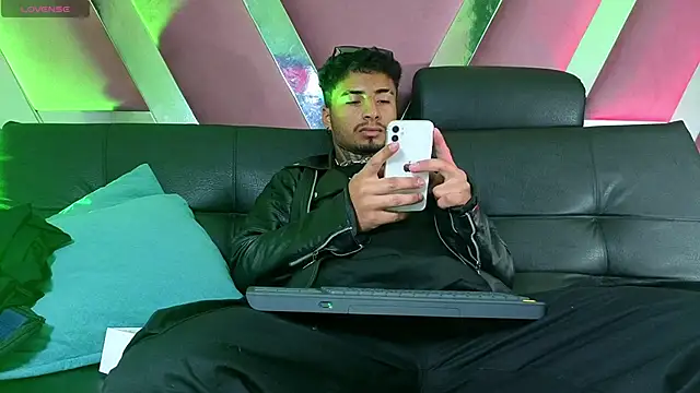 JuanCamiilo 66 online show from 05/18/26, 01:13