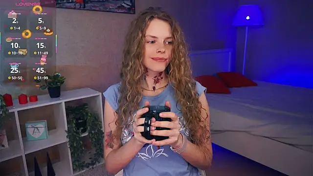 Snapshot of RayaNenlia chatting on 03/11/25, 11:12 RayaNenlia online show from 03/11/25, 11:12