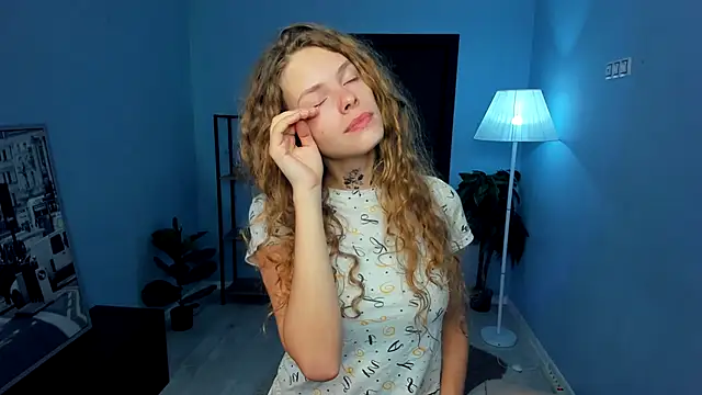 Snapshot of RayaNenlia chatting on 10/22/25, 05:08 RayaNenlia online show from 10/22/25, 05:08