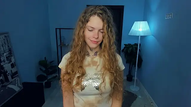 Snapshot of RayaNenlia chatting on 10/27/25, 05:11 RayaNenlia online show from 10/27/25, 05:11