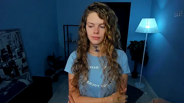 Snapshot of RayaNenlia chatting on 10/31/25, 05:08 RayaNenlia online show from 10/31/25, 05:08