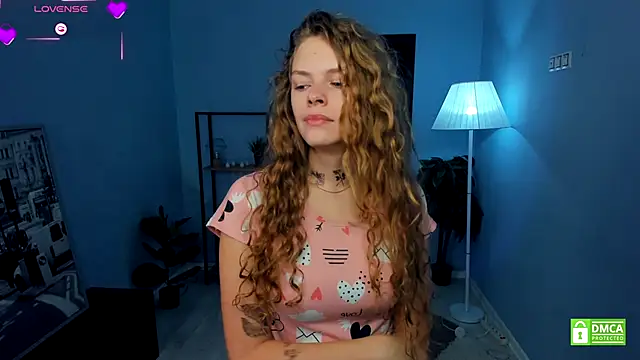 Snapshot of RayaNenlia chatting on 11/12/25, 05:08 RayaNenlia online show from 11/12/25, 05:08