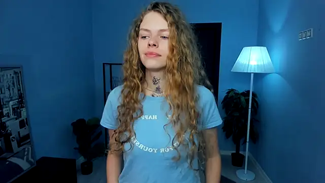 Snapshot of RayaNenlia chatting on 11/30/25, 05:11 RayaNenlia online show from 11/30/25, 05:11