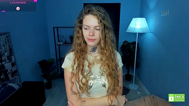 Snapshot of RayaNenlia chatting on 12/15/25, 05:12 RayaNenlia online show from 12/15/25, 05:12