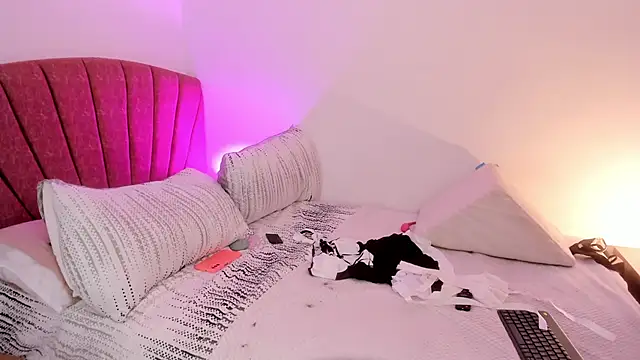 Melody bonnie online show from 11/06/25, 07:26