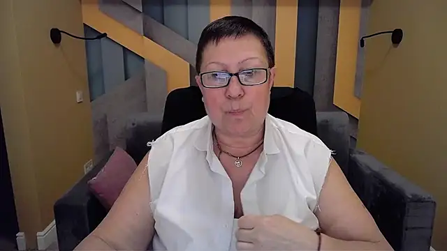 BarbaraTurners online show from 12/16/24, 04:02
