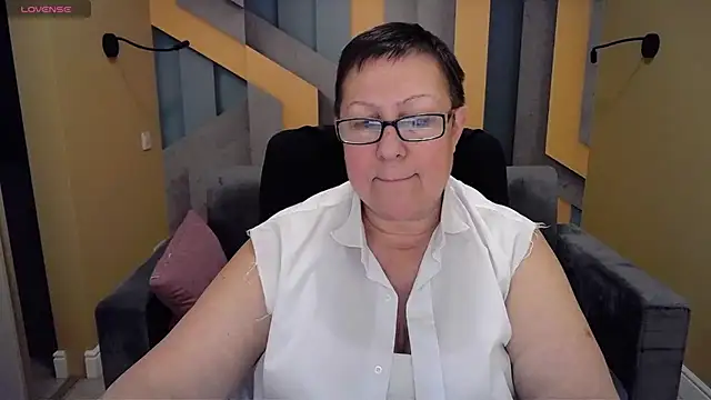 BarbaraTurners online show from 12/19/24, 03:51