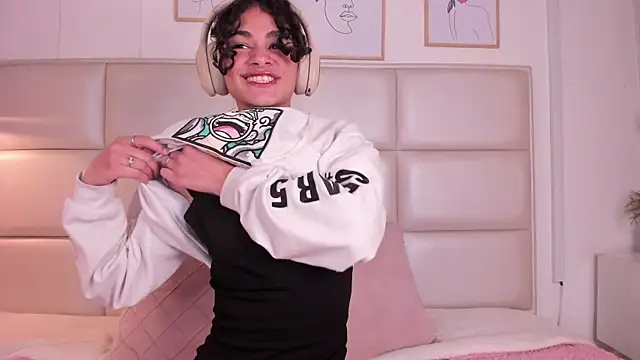 Snapshot of ZukyXYakihiro89 chatting on 12/06/24, 07:56 ZukyXYakihiro89 online show from 12/06/24, 07:56