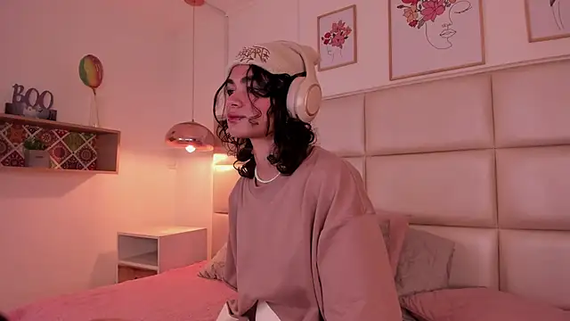 Snapshot of ZukyXYakihiro89 chatting on 12/13/24, 07:21 ZukyXYakihiro89 online show from 12/13/24, 07:21