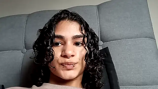 Snapshot of ZukyXYakihiro89 chatting on 12/27/24, 02:01 ZukyXYakihiro89 online show from 12/27/24, 02:01