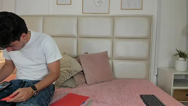 Snapshot of ZukyXYakihiro89 chatting on 01/08/25, 07:03 ZukyXYakihiro89 online show from 01/08/25, 07:03