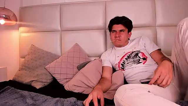 Snapshot of ZukyXYakihiro89 chatting on 01/22/25, 10:26 ZukyXYakihiro89 online show from 01/22/25, 10:26