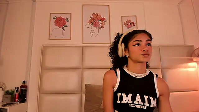 Snapshot of ZukyXYakihiro89 chatting on 03/07/25, 09:06 ZukyXYakihiro89 online show from 03/07/25, 09:06