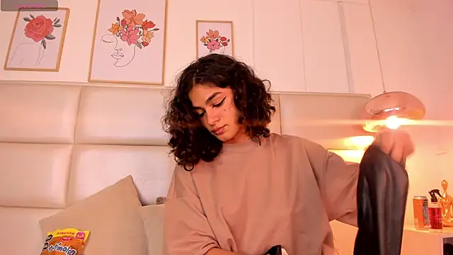 Snapshot of ZukyXYakihiro89 chatting on 03/14/25, 08:49 ZukyXYakihiro89 online show from 03/14/25, 08:49