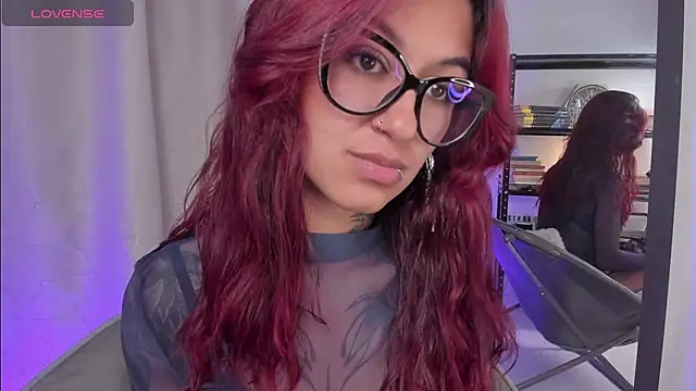 Snapshot of noemi_foxxx chatting on 05/26/26, 02:57 noemi foxxx online show from 05/26/26, 02:57