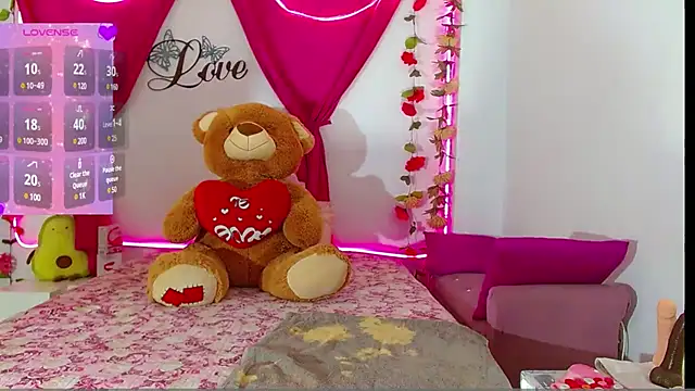 natashakissess online show from 01/04/25, 03:39