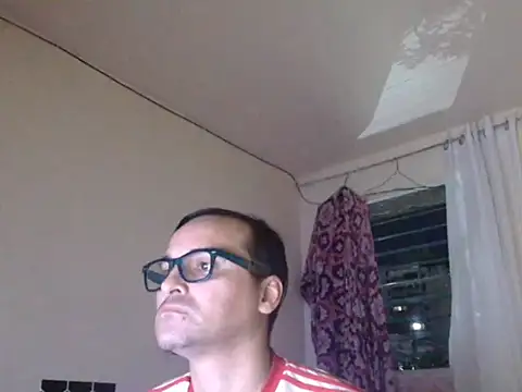 Snapshot of ClarkGiven chatting on 10/20/25, 07:31 ClarkGiven online show from 10/20/25, 07:31