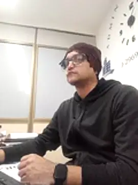 Snapshot of ClarkGiven chatting on 11/25/25, 10:10 ClarkGiven online show from 11/25/25, 10:10