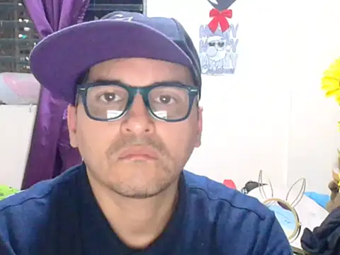 Snapshot of ClarkGiven chatting on 12/18/25, 12:06 ClarkGiven online show from 12/18/25, 12:06