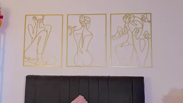 Snapshot of summer_holiday chatting on 10/23/25, 08:13 summer holiday online show from 10/23/25, 08:13