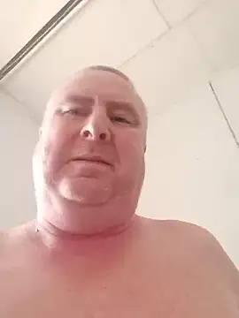 Snapshot of SA_BULL chatting on 02/08/25, 01:01 SA BULL online show from 02/08/25, 01:01