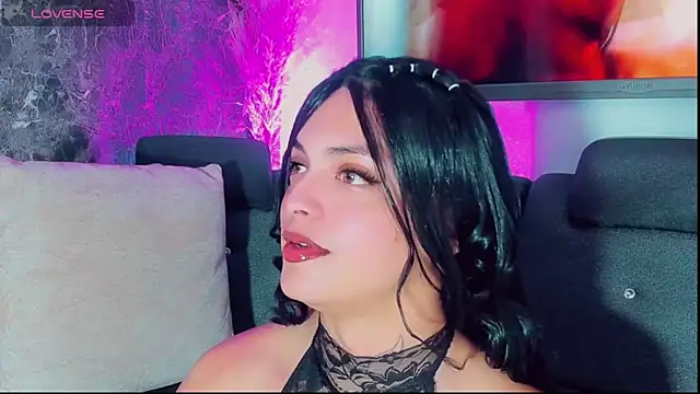 Snapshot of Emmaa_Saenz_ chatting on 10/30/25, 09:59 Emmaa Saenz online show from 10/30/25, 09:59