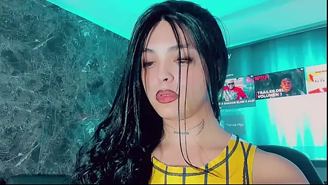 Snapshot of Emmaa_Saenz_ chatting on 11/25/25, 07:25 Emmaa Saenz online show from 11/25/25, 07:25