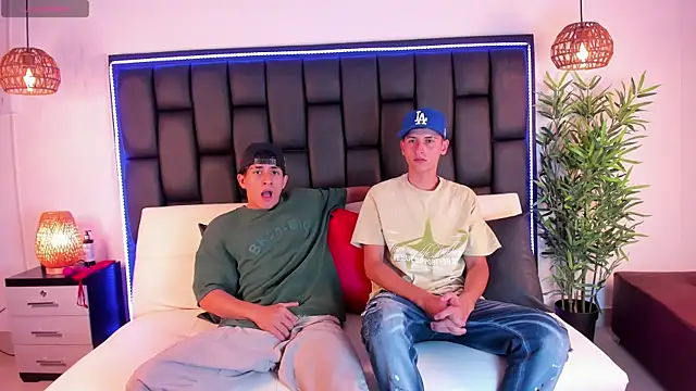 Snapshot of Crazy_nigth01 chatting on 10/27/25, 02:04 Crazy nigth01 online show from 10/27/25, 02:04