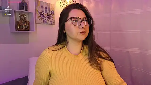 Roxxanne Bail online show from 11/21/25, 01:37