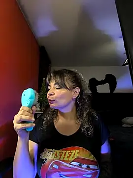 Snapshot of charlotedoll chatting on 12/18/25, 04:29 charlotedoll online show from 12/18/25, 04:29