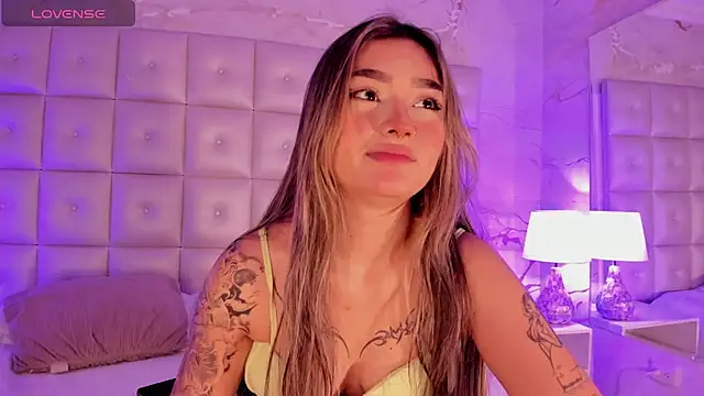Snapshot of Arianavillada chatting on 01/08/25, 03:19 Arianavillada online show from 01/08/25, 03:19