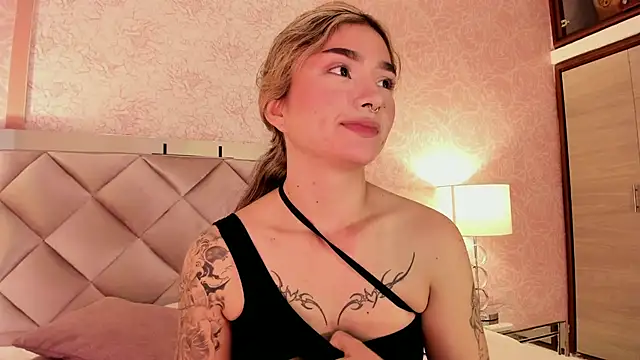 Snapshot of Arianavillada chatting on 09/26/25, 03:21 Arianavillada online show from 09/26/25, 03:21