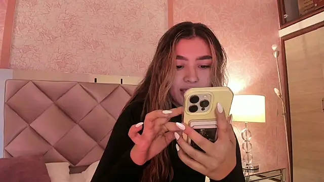 Snapshot of Arianavillada chatting on 12/04/25, 03:27 Arianavillada online show from 12/04/25, 03:27