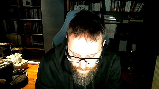 Snapshot of MeSteff chatting on 10/11/25, 08:40 MeSteff online show from 10/11/25, 08:40