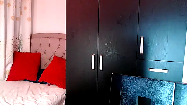 Snapshot of ZajiraShane chatting on 03/20/25, 06:30 ZajiraShane online show from 03/20/25, 06:30