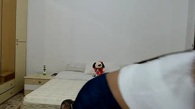 Snapshot of ZajiraShane chatting on 10/09/25, 08:23 ZajiraShane online show from 10/09/25, 08:23