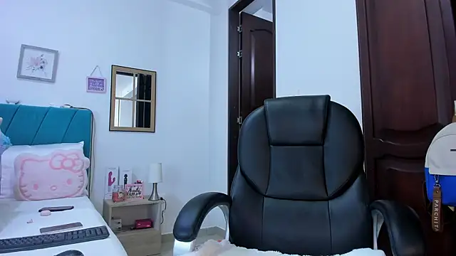 kamila lopez online show from 06/13/26, 08:07