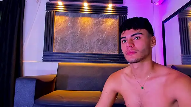 liam genner  online show from 11/08/25, 07:56