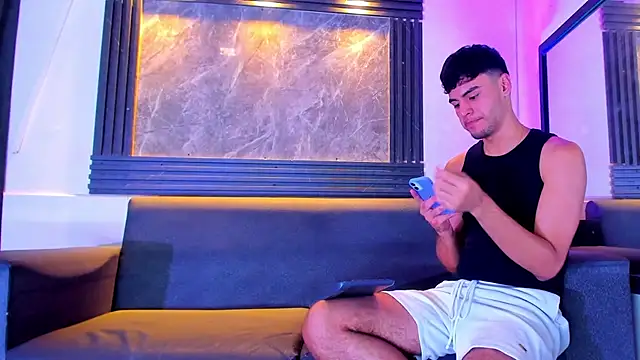 liam genner  online show from 11/09/25, 08:18