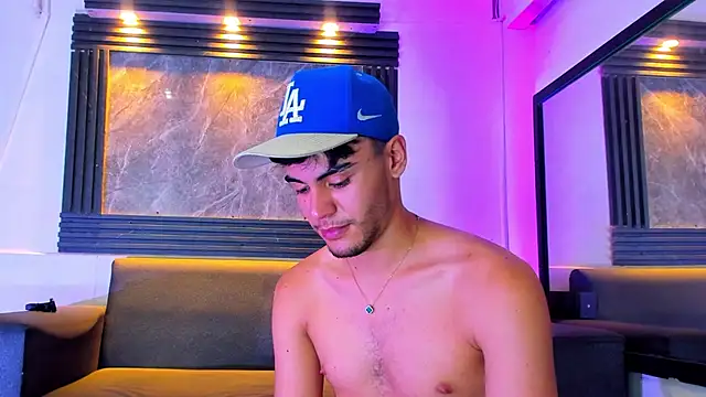 liam genner  online show from 11/14/25, 08:07