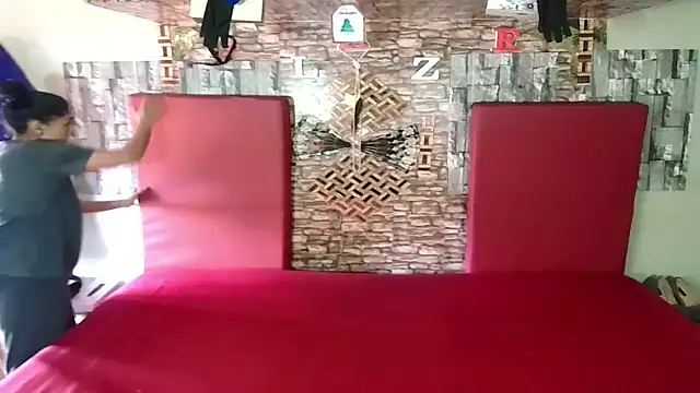 Snapshot of Indian_Blaze00 chatting on 11/17/25, 12:22 Indian Blaze00 online show from 11/17/25, 12:22